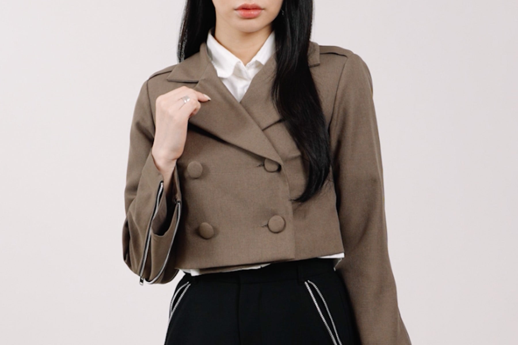Onycha's Versatile Looks to Own the Season in Style