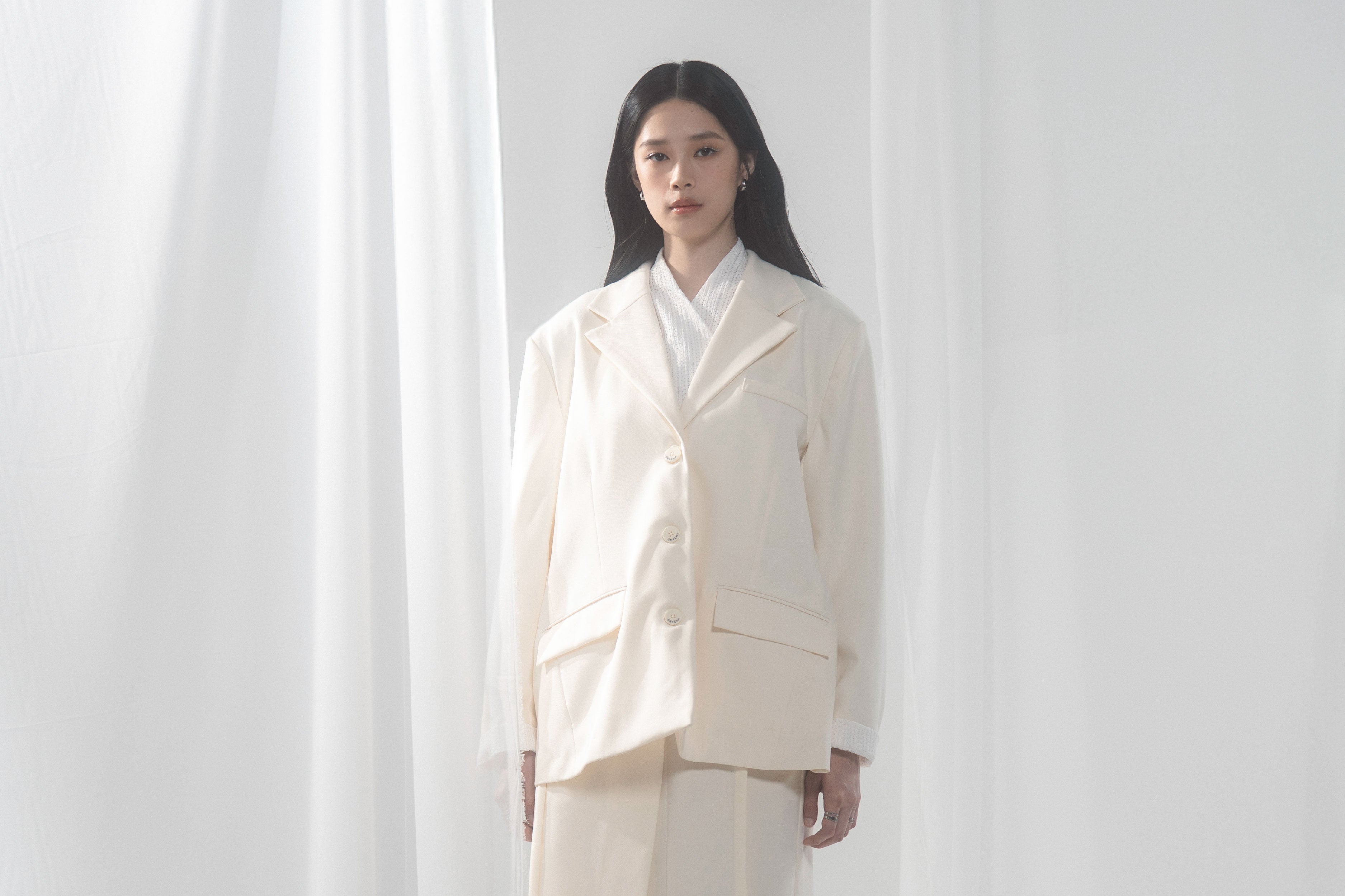 Curated ONYCHA Pieces for an Elegant and Versatile Raya Look