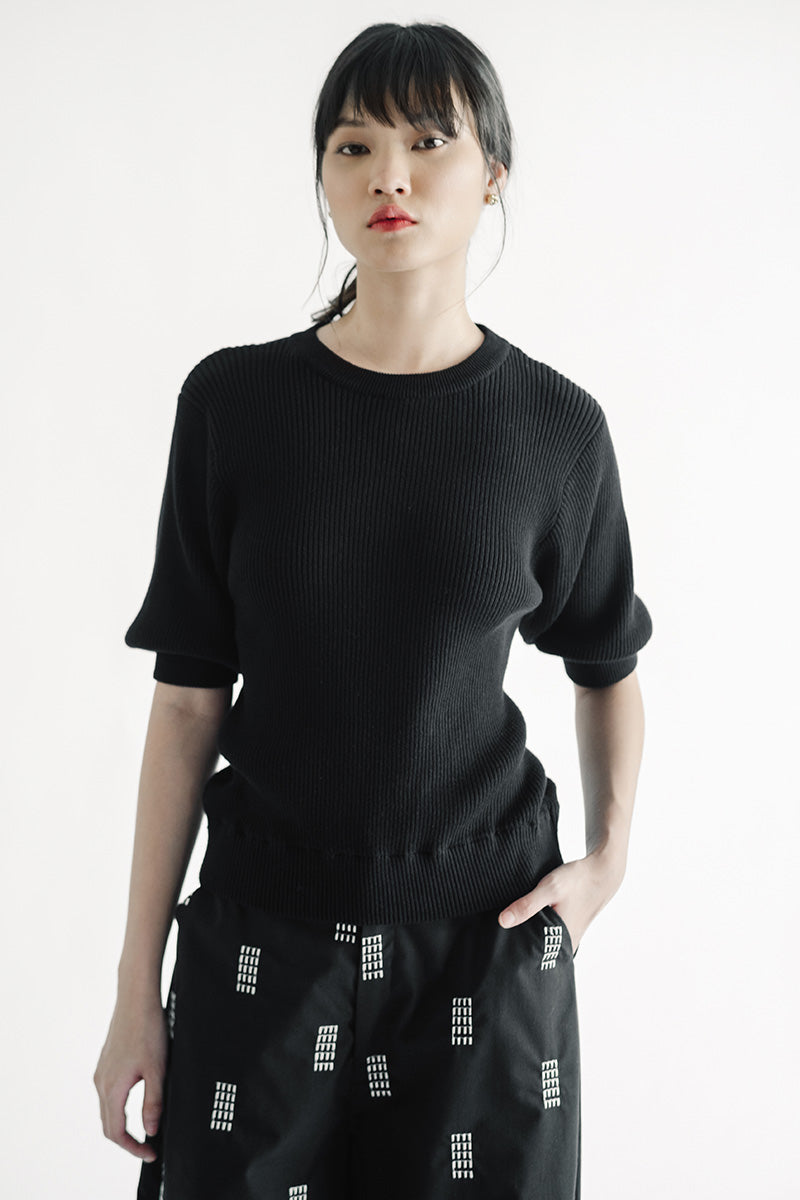 Essential Knit Blouse In Black