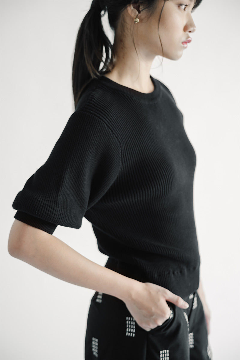 Essential Knit Blouse In Black