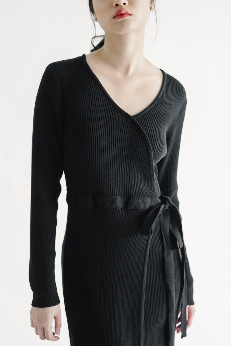 Essential Knit Dress In Black