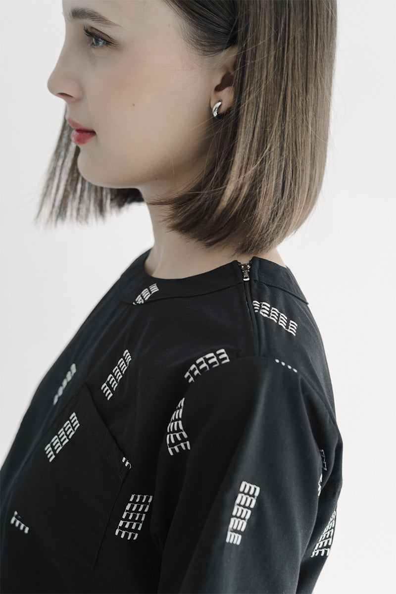 Essential Embroidery Ruffle Top In Black