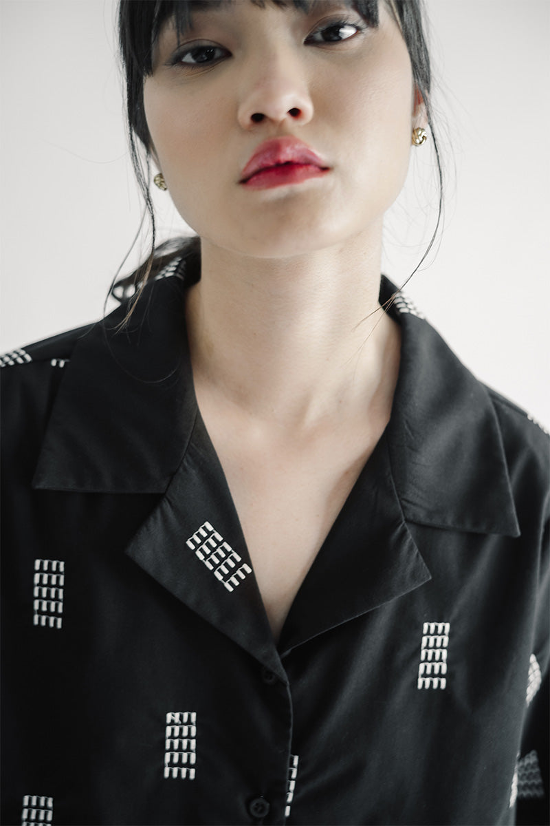 Essential Embroidery Shirt In Black