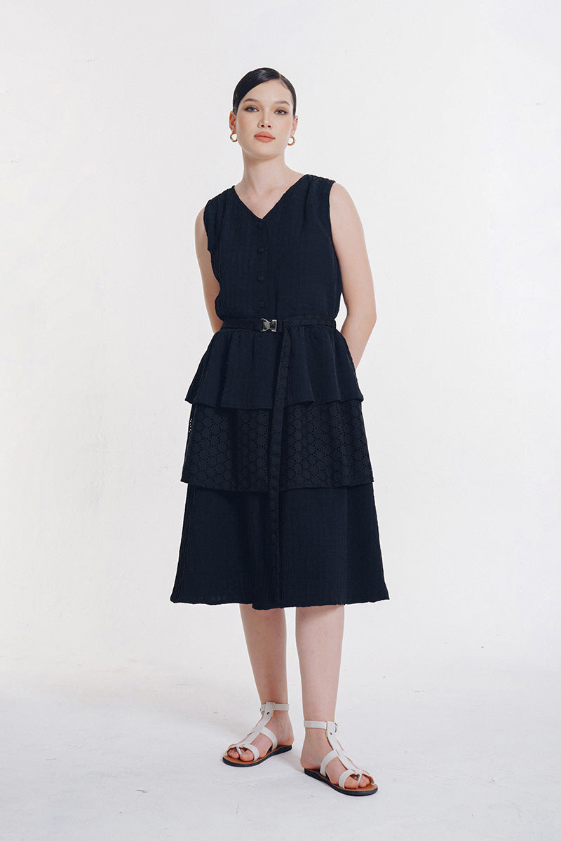 Buckle 25 Pleated Dress In Black