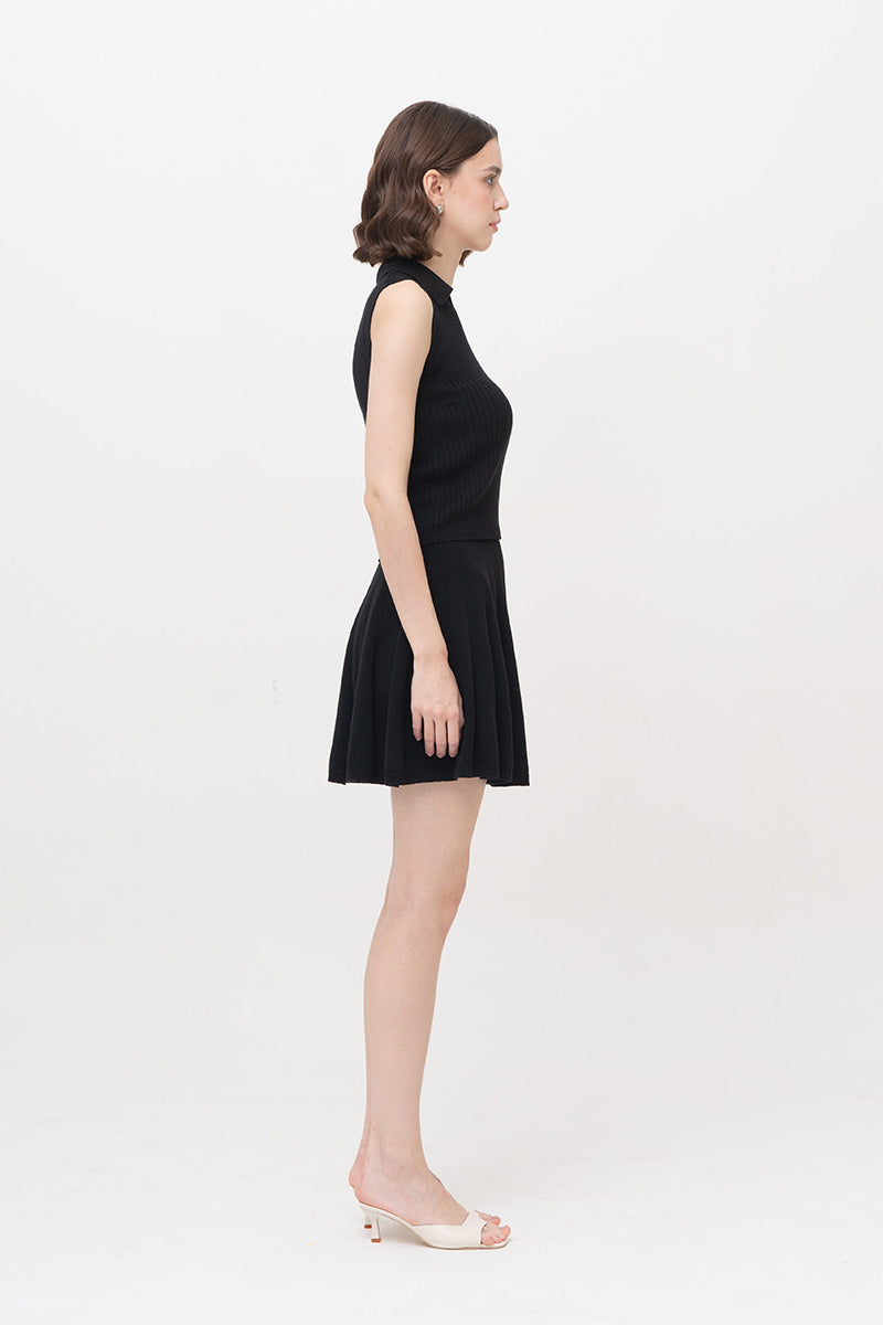 Essential Rib-Knit Cotton Polo Vest In Black