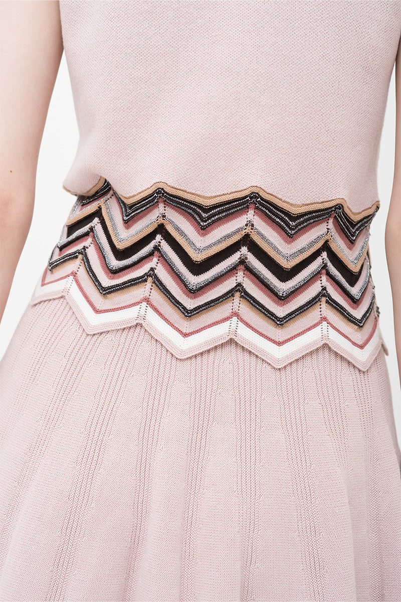 Zig-Zag Trimmed Polo Vest In Dusty Pink