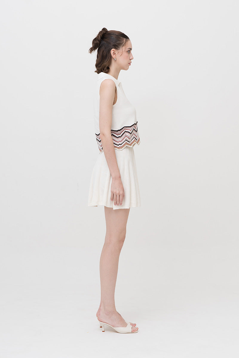 Zig-Zag Trimmed Polo Vest In Ivory