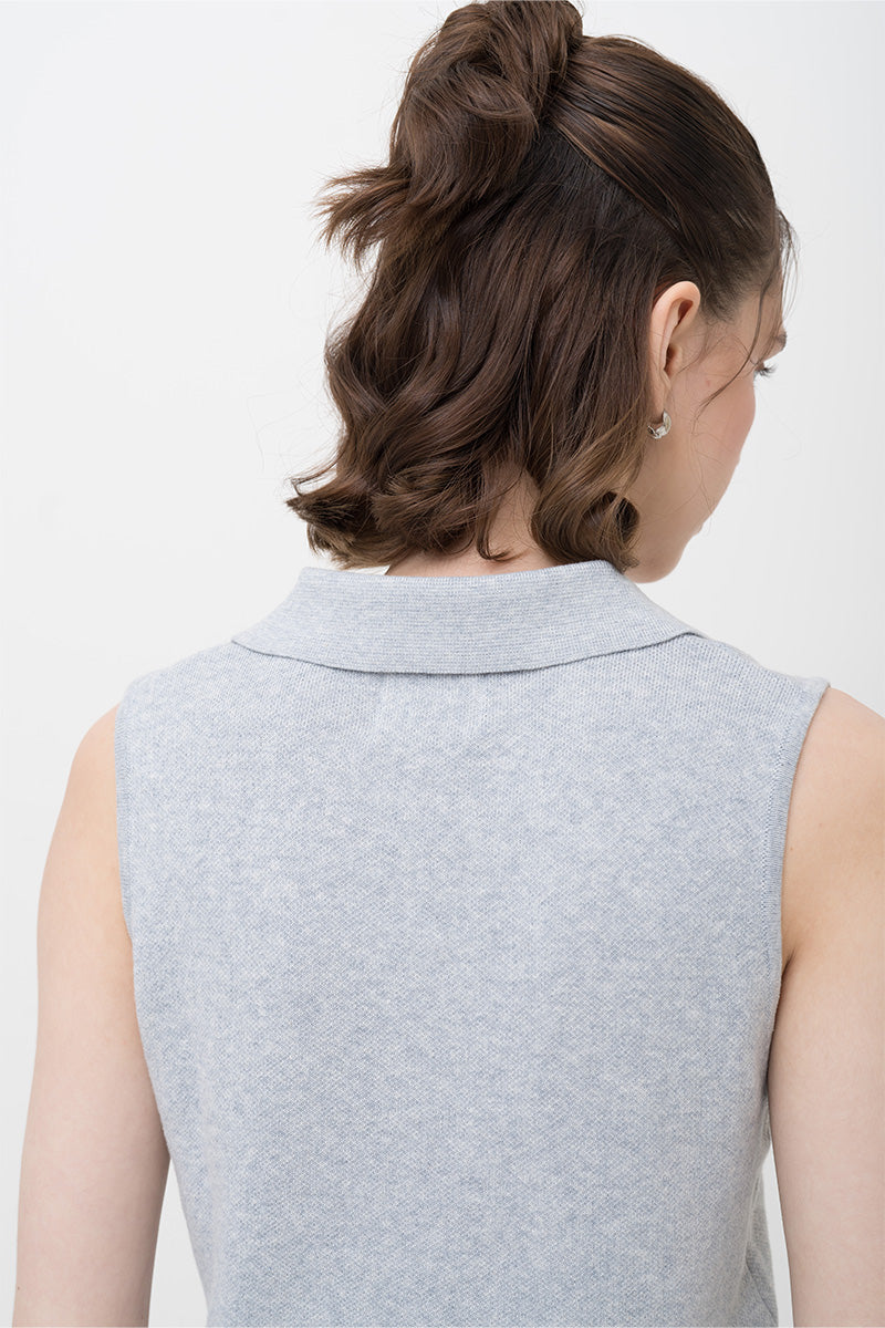 Zig-Zag Trimmed Polo Vest In Light Grey