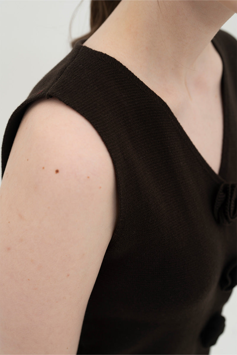 Essential Flower Buttoned Vest In Cacao