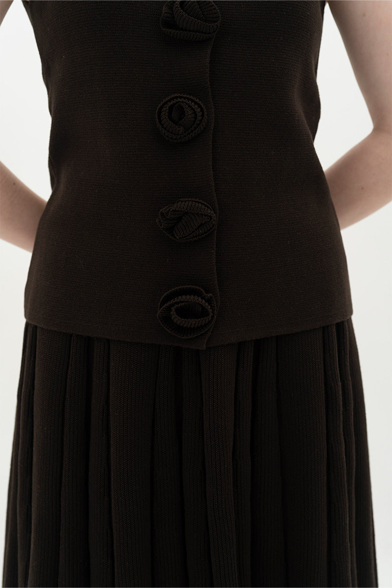 Essential Flower Buttoned Vest In Cacao