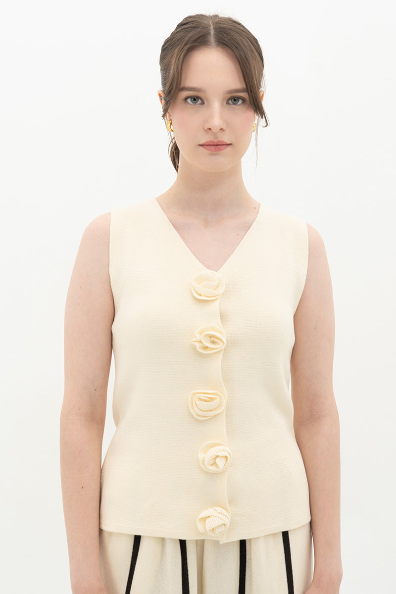 Essential Flower Buttoned Vest In Cream