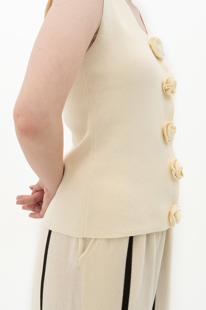 Essential Flower Buttoned Vest In Cream