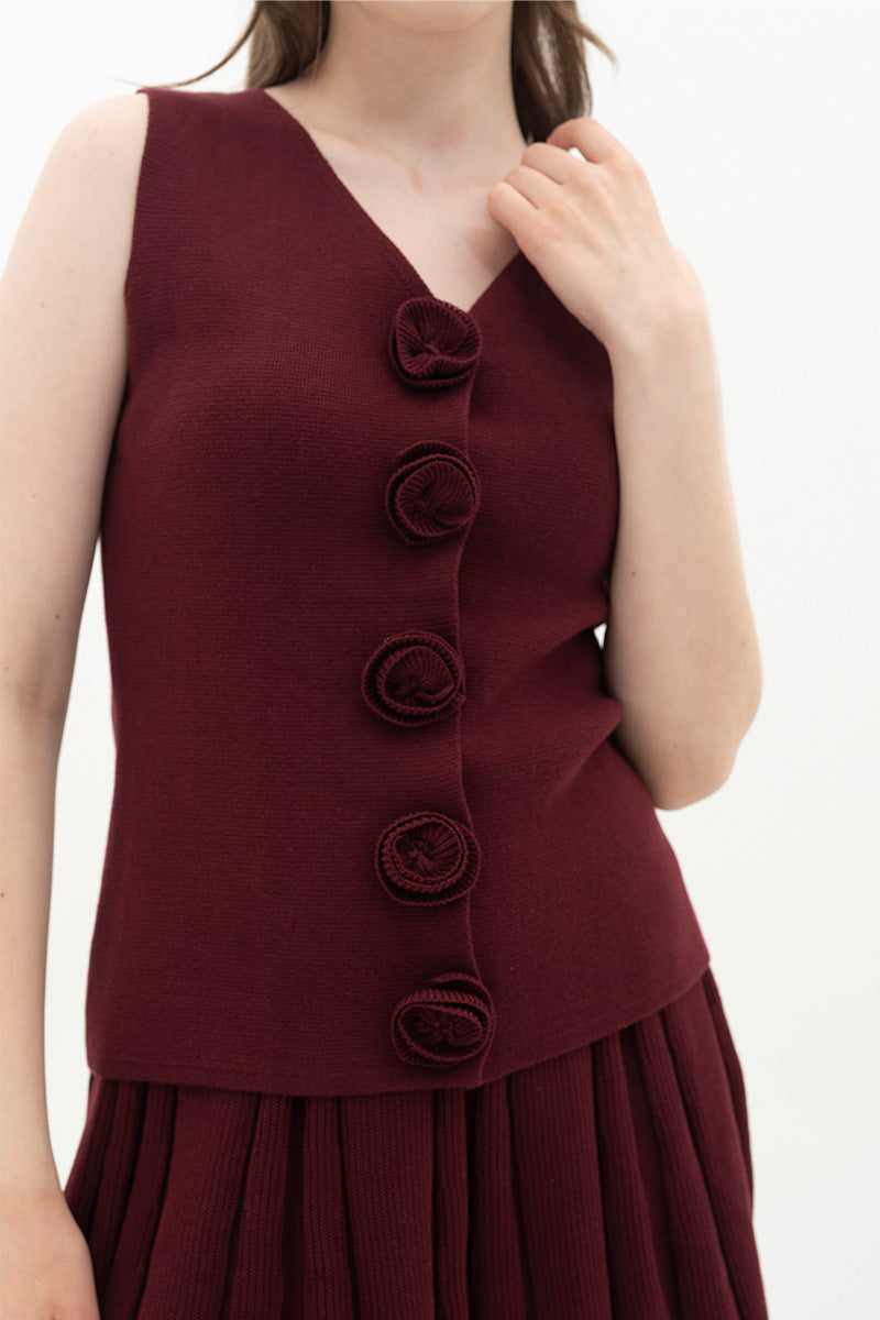 Essential Flower Buttoned Vest In Maroon