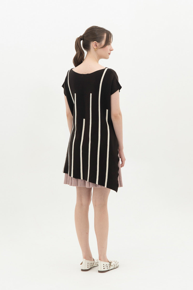 Essential Striped Cross-Button Top In Cacao