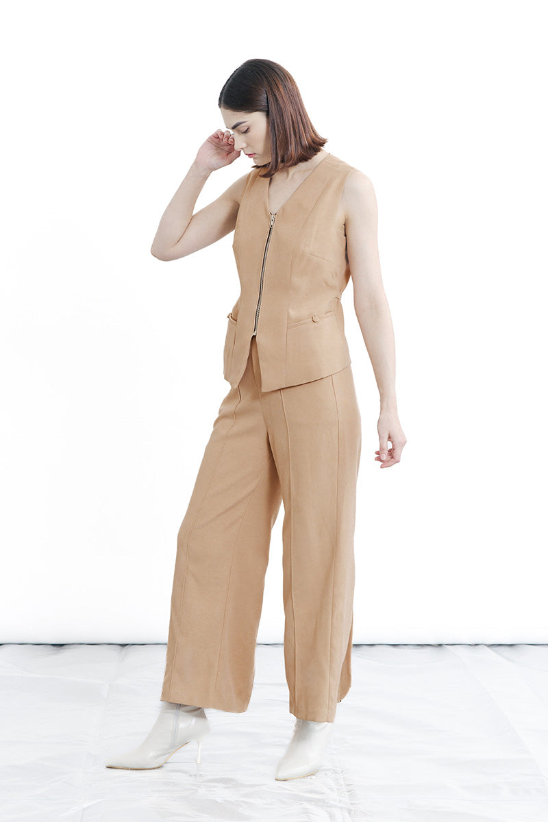 Zipper Back Pants In Camel