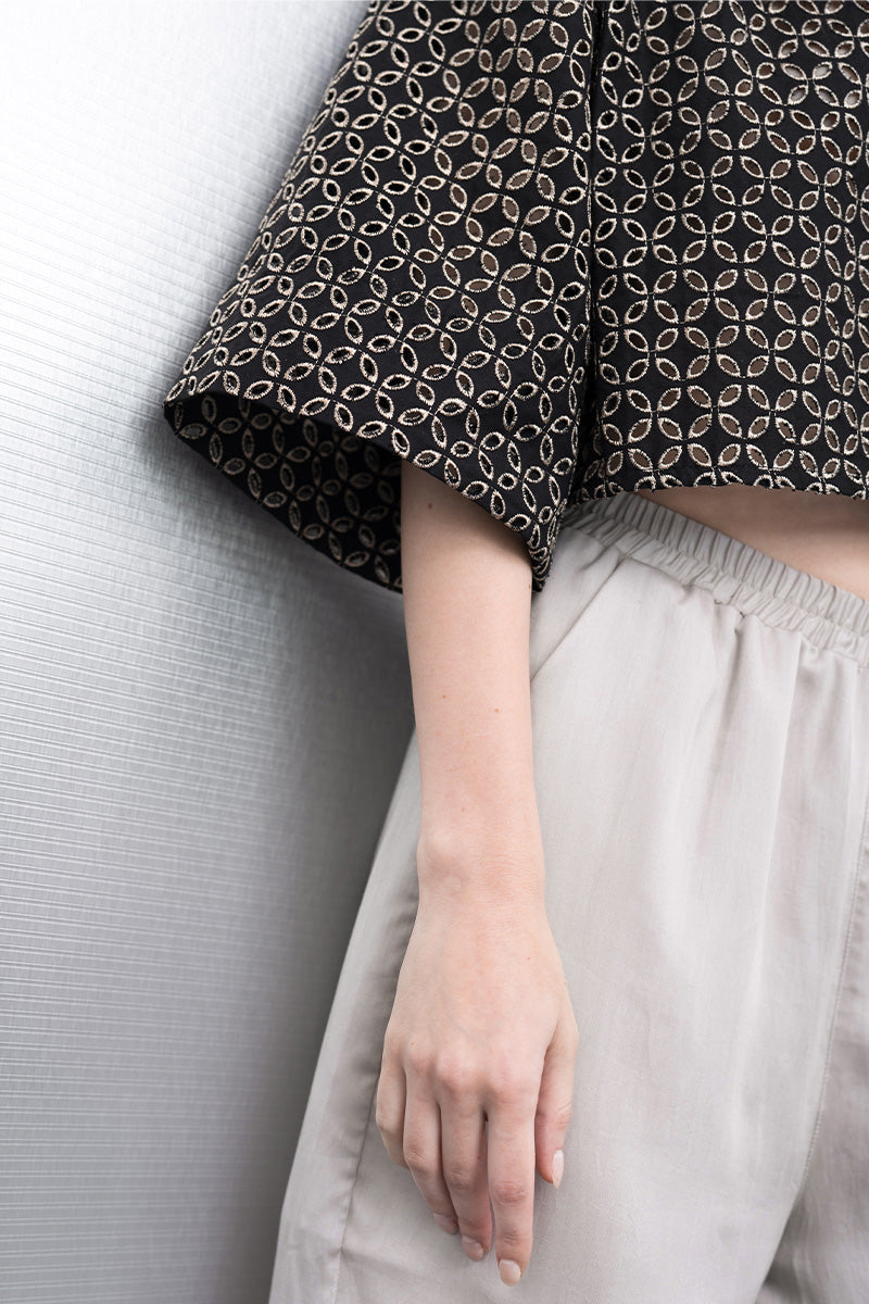 Embroidered Cropped Shirt In Black