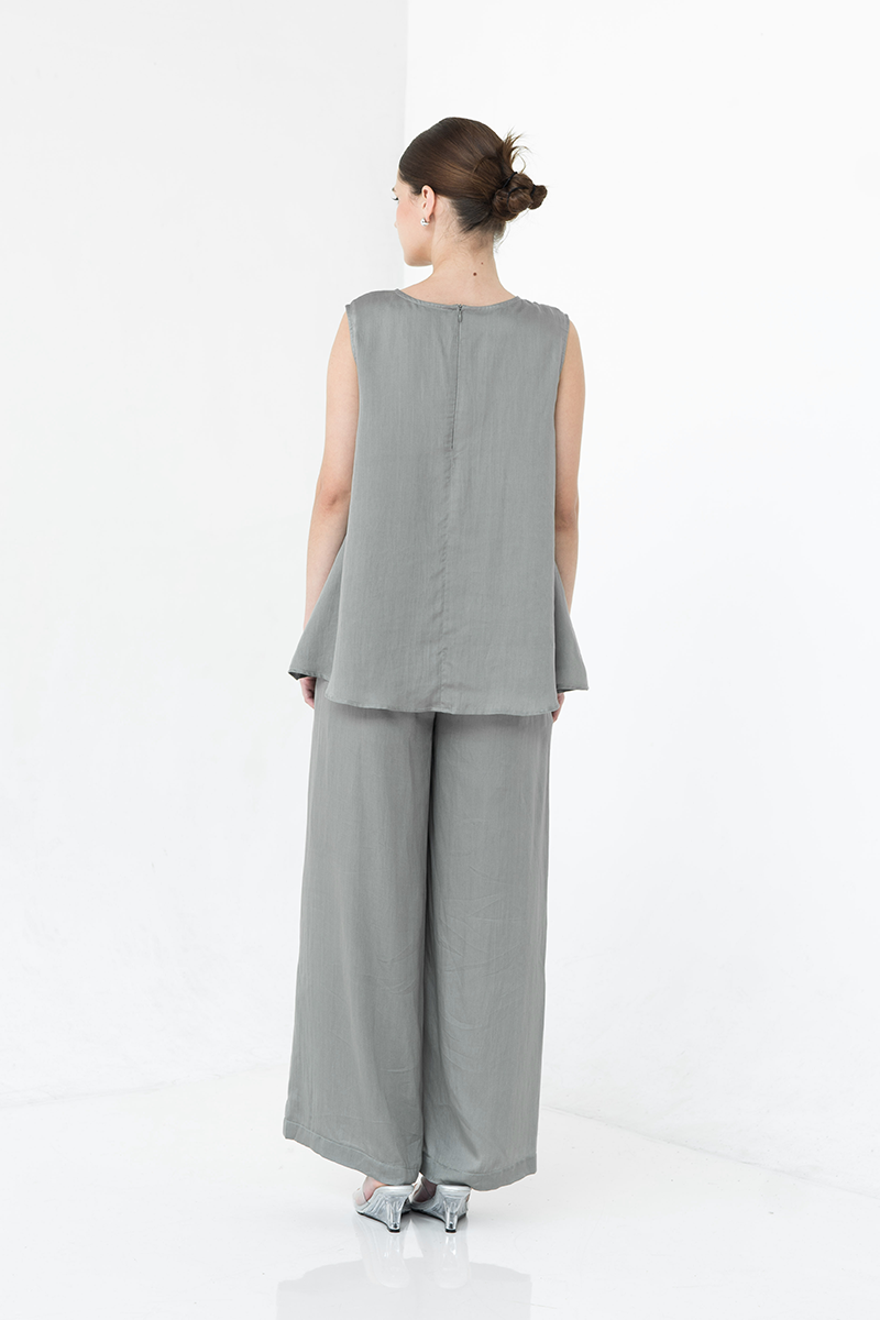 Sateen Sleeveless Top In Forest Sage