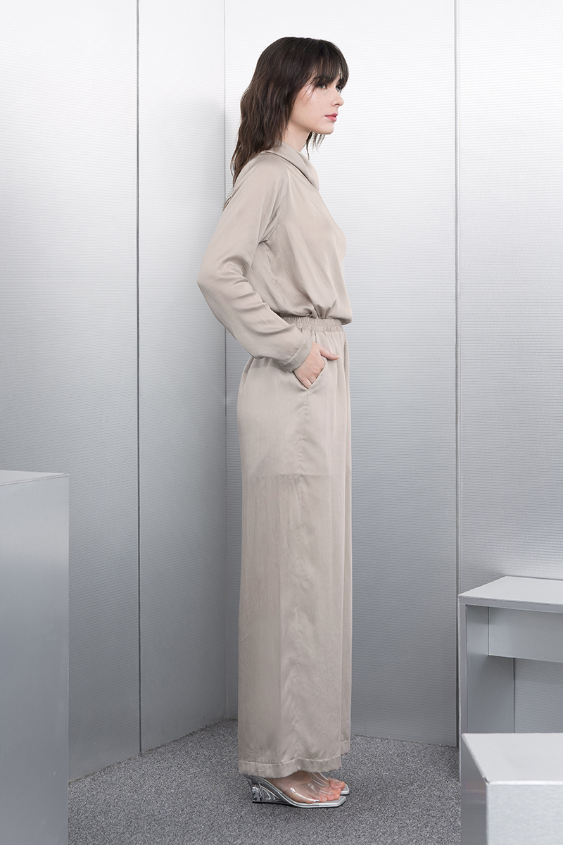 Sateen Straight Leg Pants In Beige