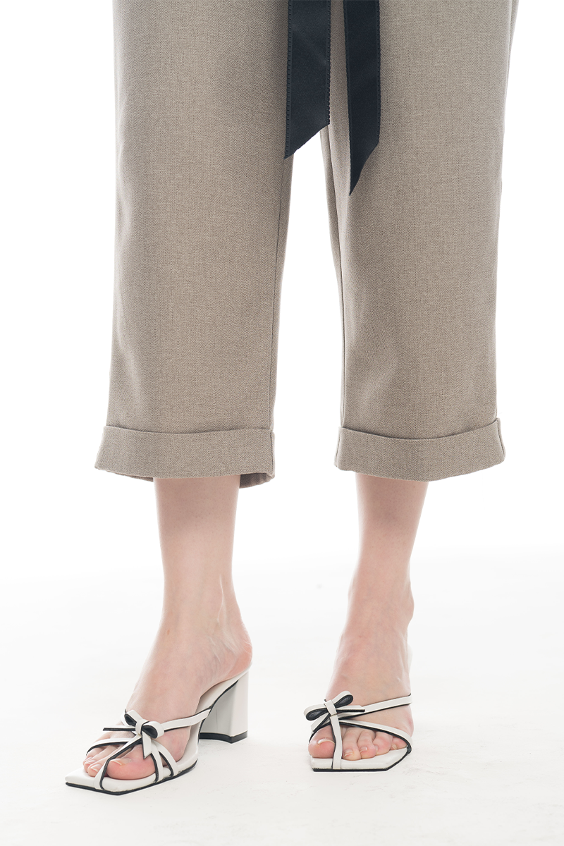 Bow Belt Cropped Pants In Taupe