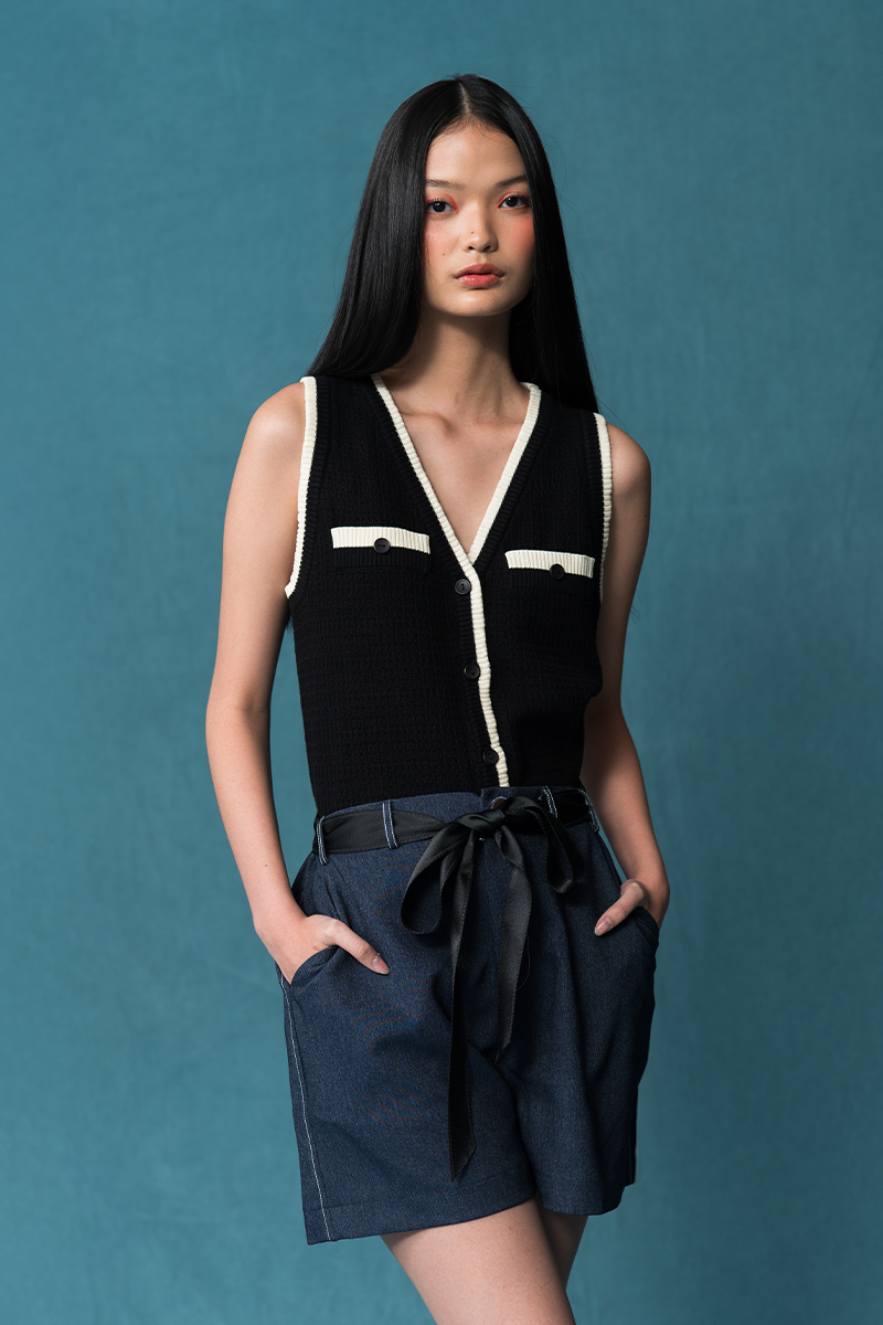 Knitted Top With Contrast Piping In Black