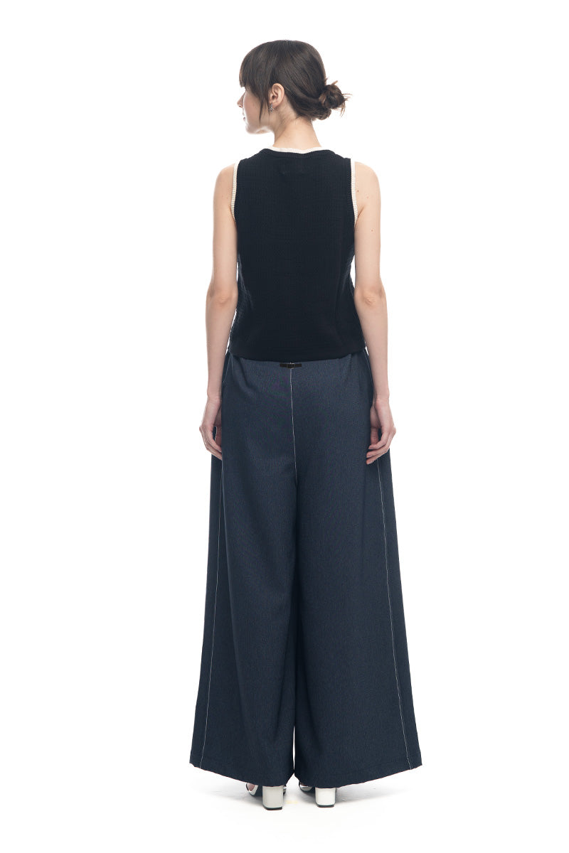 Knitted Top With Contrast Piping In Black