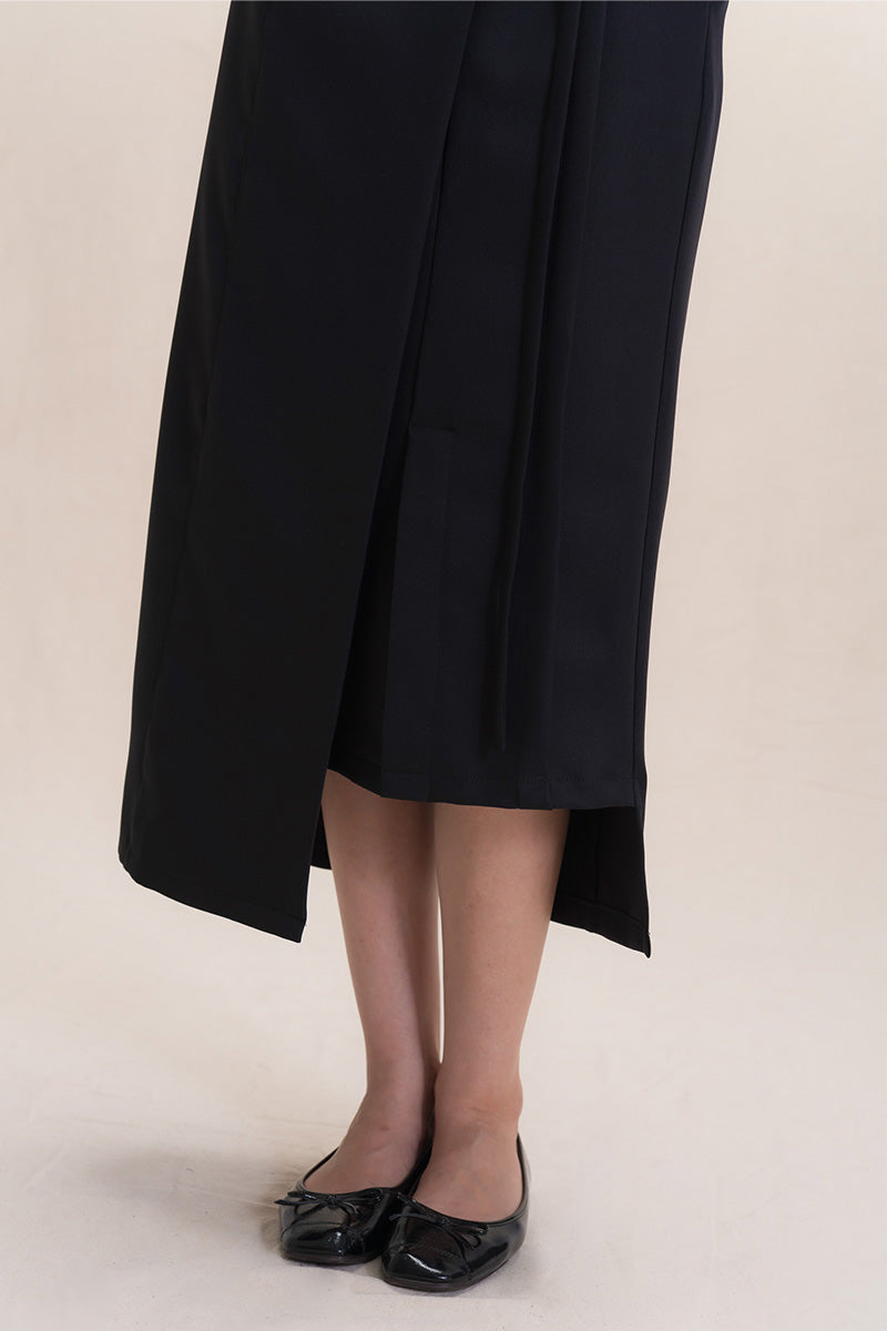 Asymmetric Wrap Midi Skirt In Black