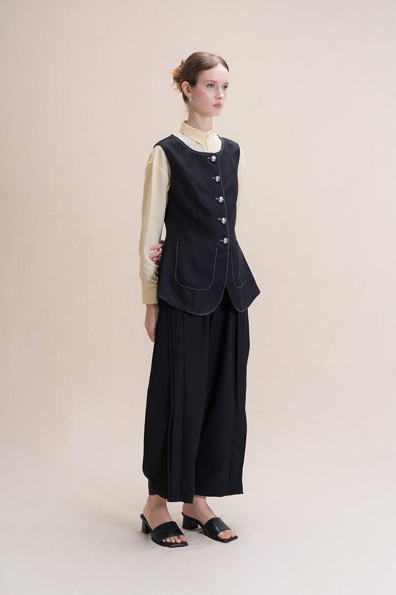 Contrast Topstitch Vest In Black