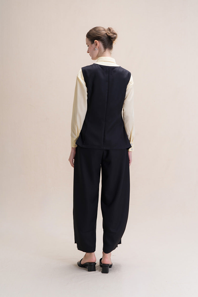 Contrast Topstitch Vest In Black