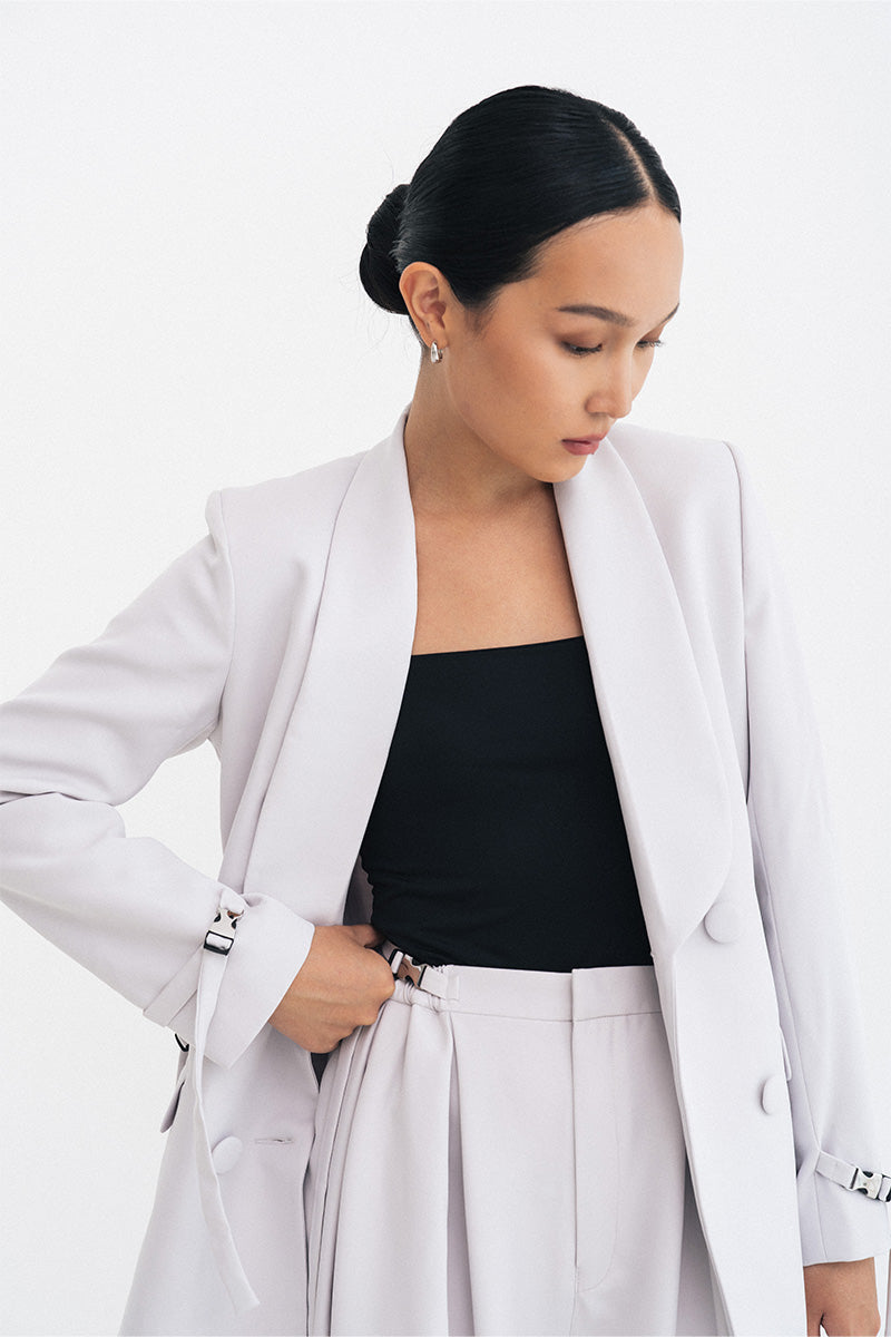 Buckle 15 Long Fitted Blazer In Light Grey