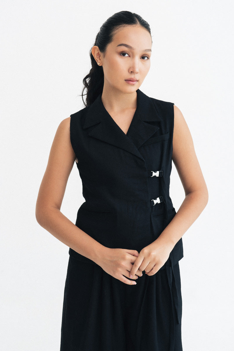 Buckle 15 Natural Collar Vest In Black