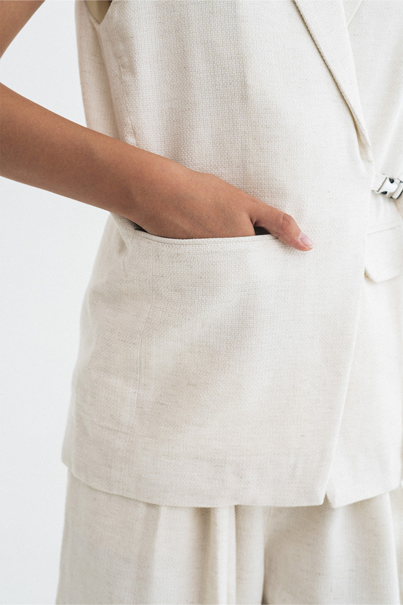 Buckle 15 Natural Padded Vest In Broken White