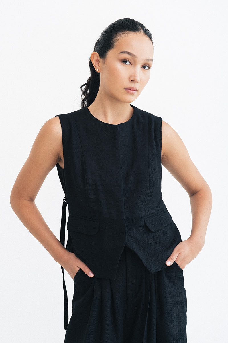 Buckle 15 Natural Vest In Black