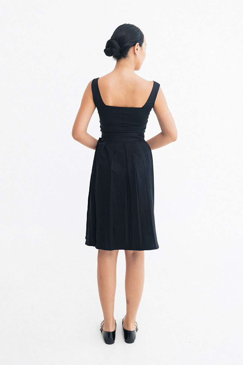 Buckle 25 Flare Pleated Skirt In Black