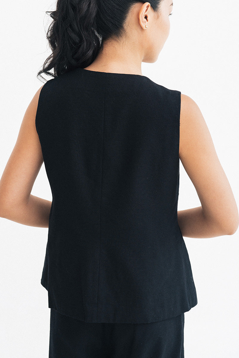 Button Natural Vest Set In Black