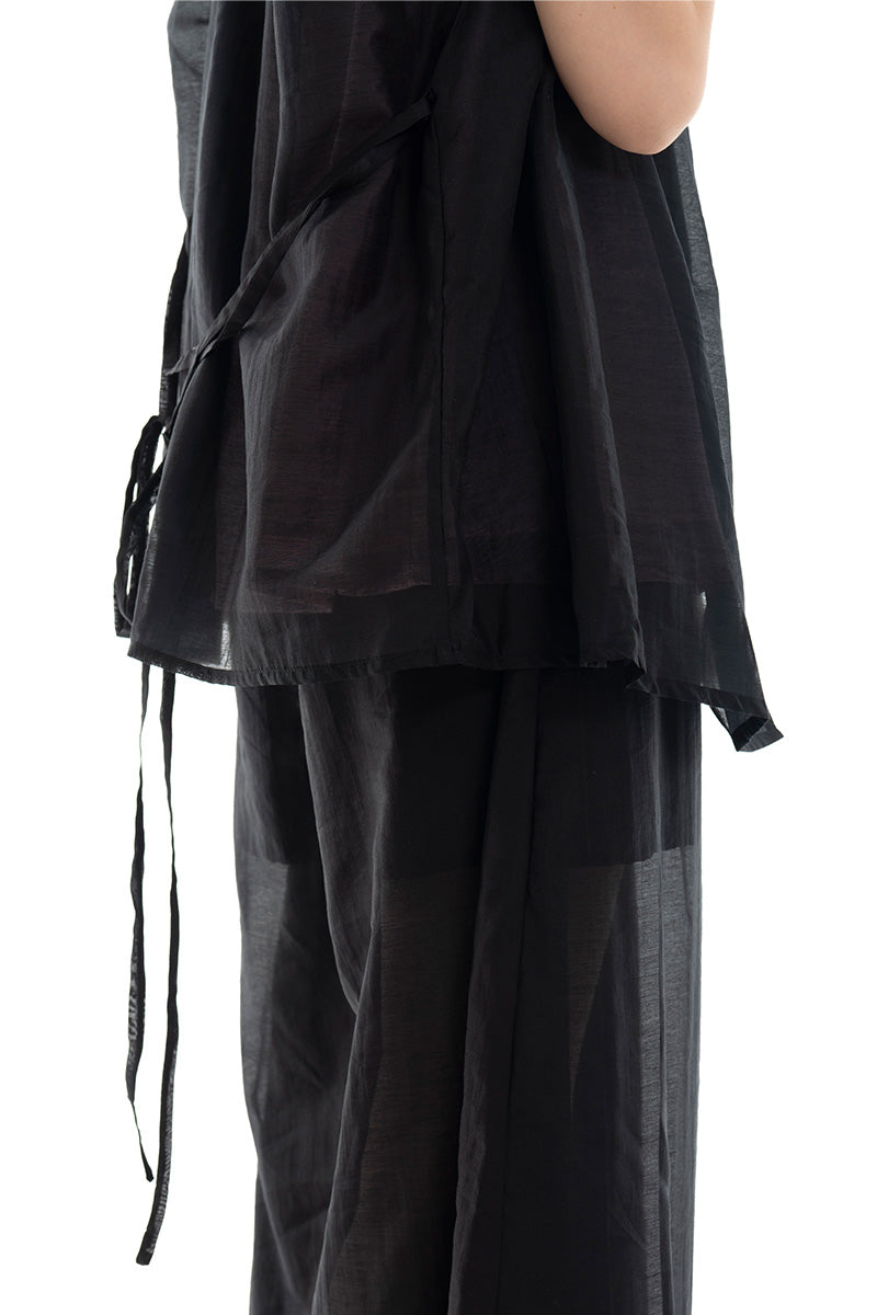 Cap-Sleeved Tie Waist Vest In Black