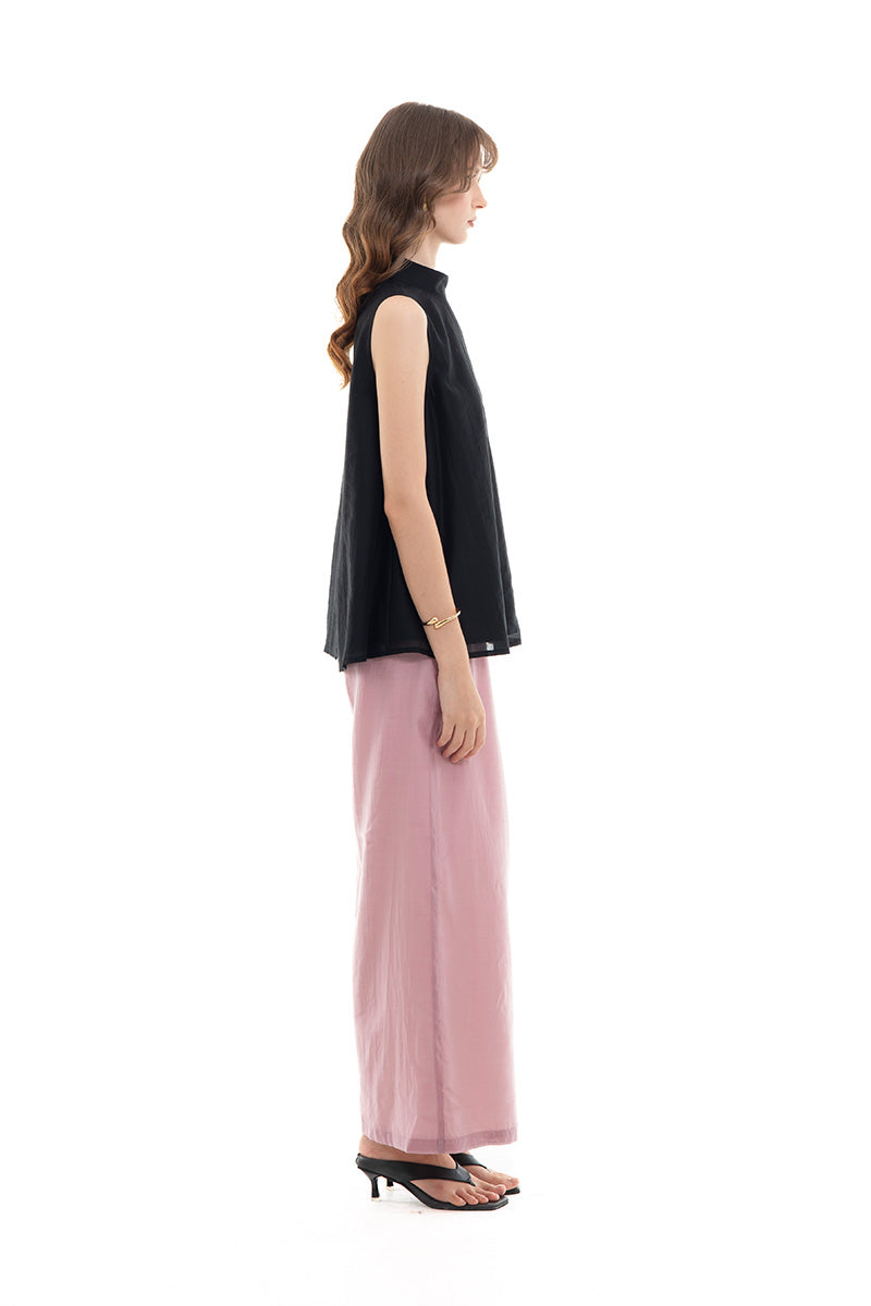 Mock Neck Sleeveless Top In Black