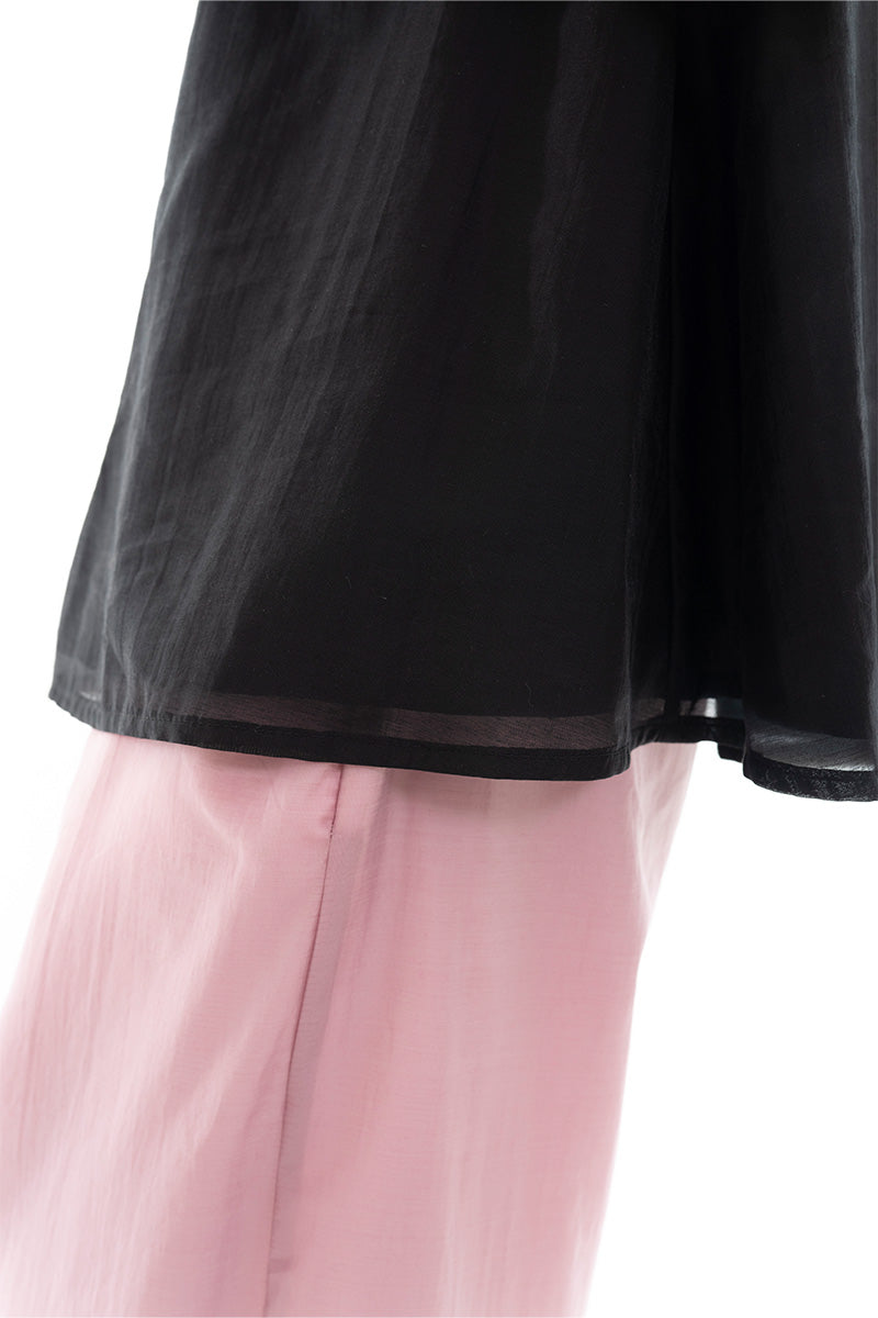 Mock Neck Sleeveless Top In Black