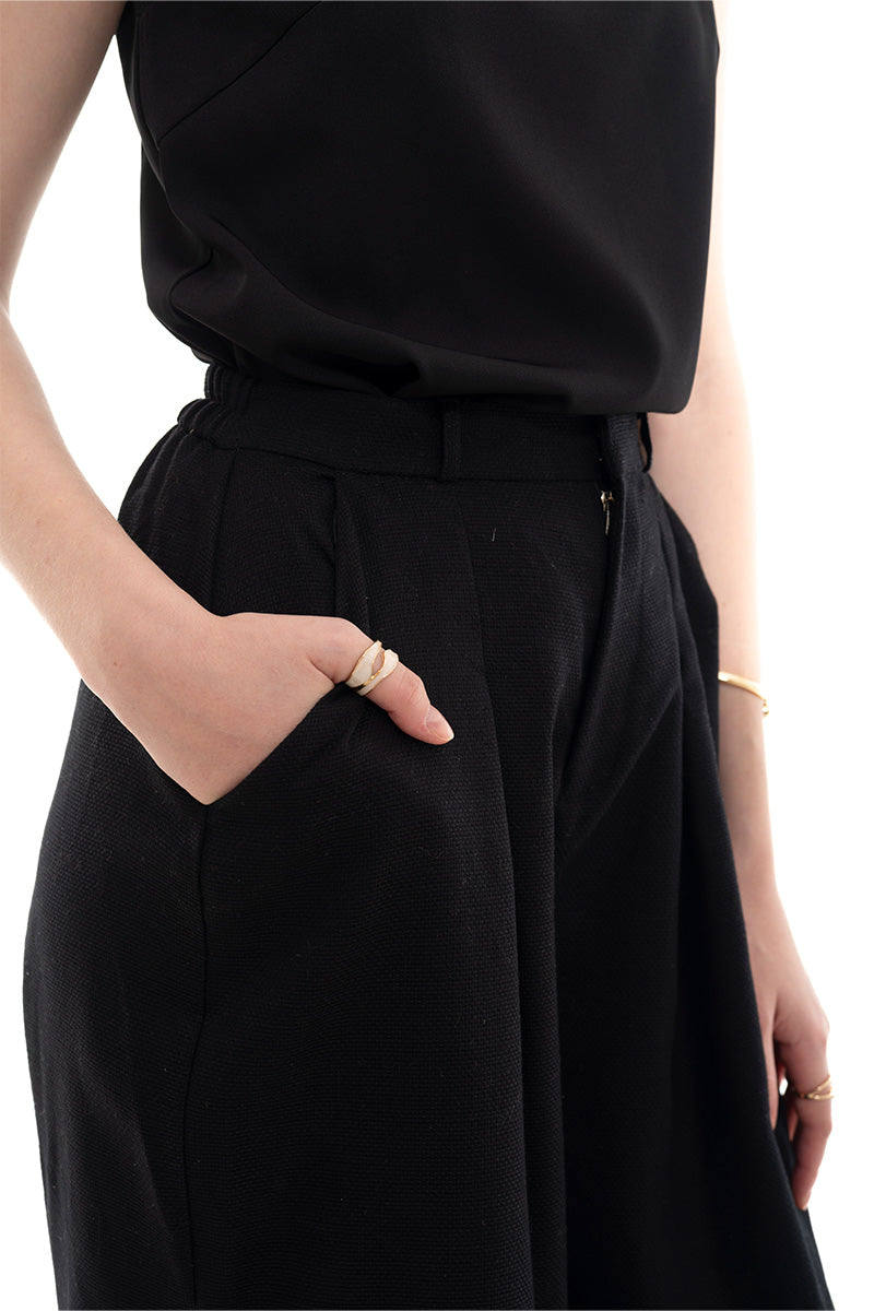 Natural Pleated Wide Leg Pants In Black