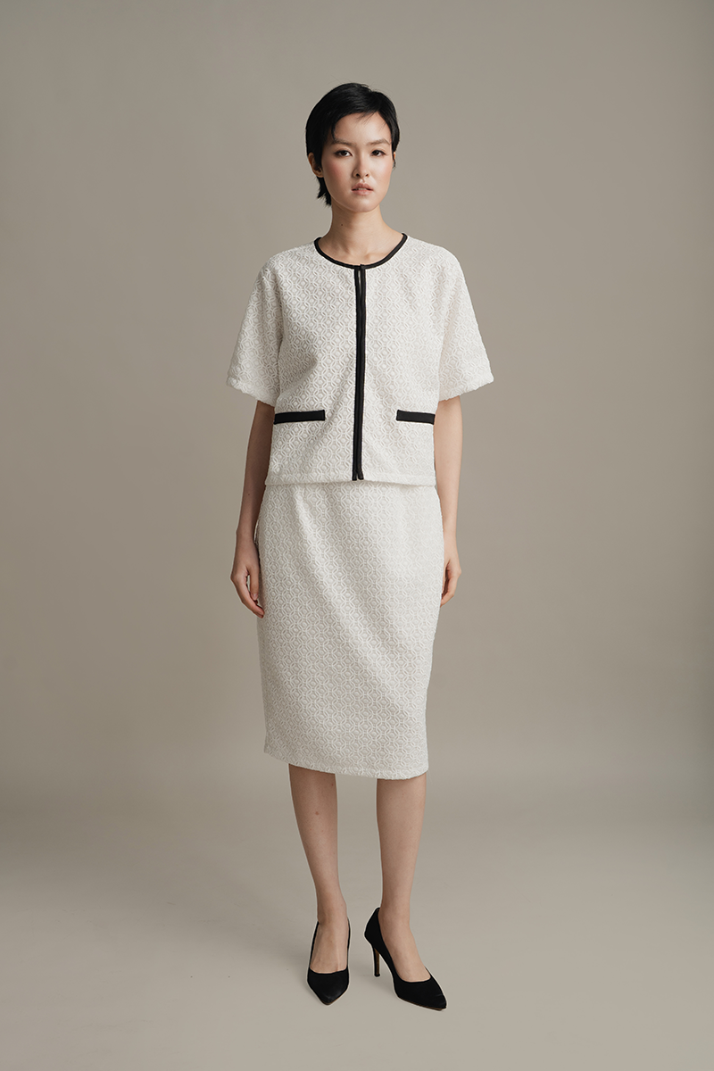 Lace Pencil Skirt In White