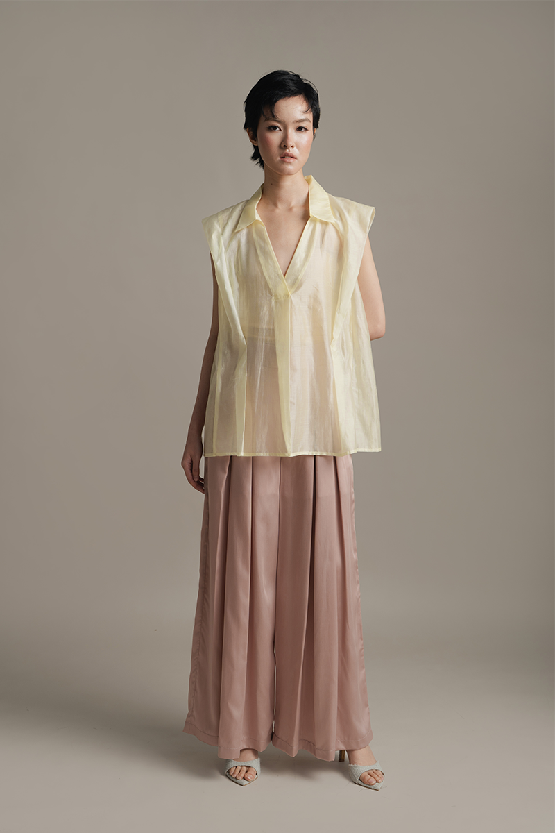 Sleeveless Pleated Shirt In Yellow