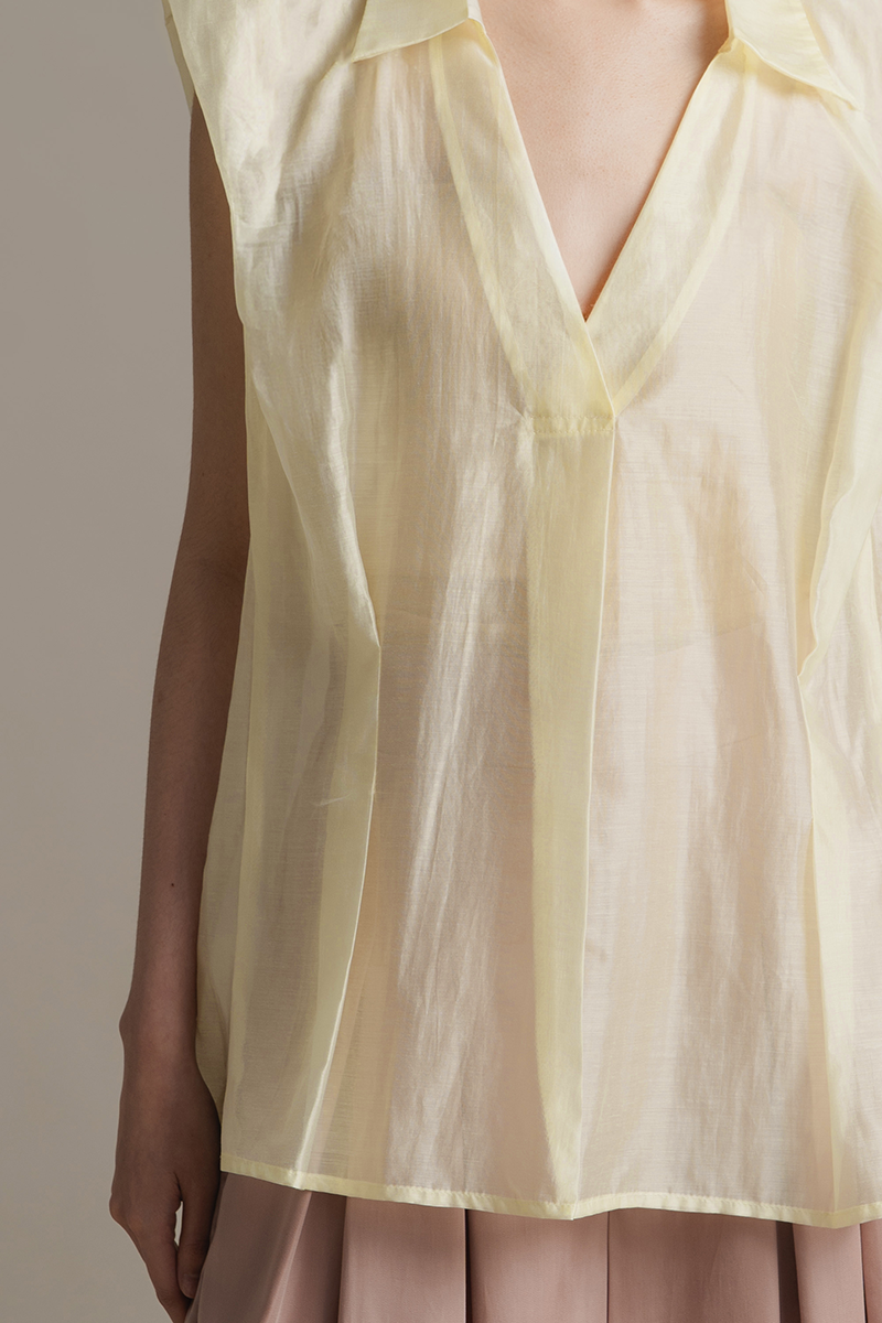 Sleeveless Pleated Shirt In Yellow