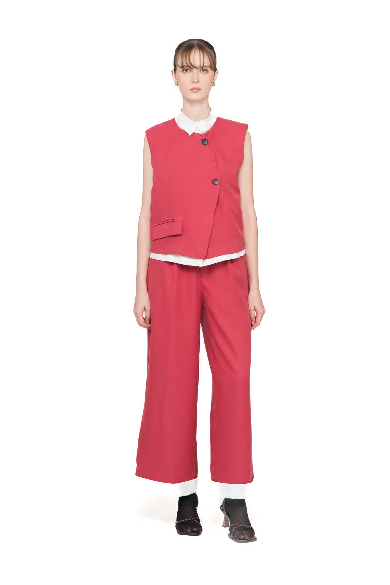 Asymmetric Buttoned Vest With Contrast Hem In Brick Red