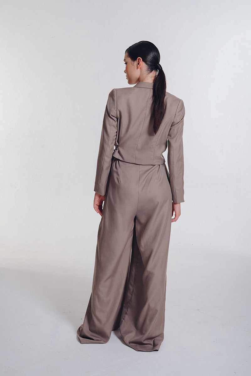 Buckle 25 Crop Blazer In Brown