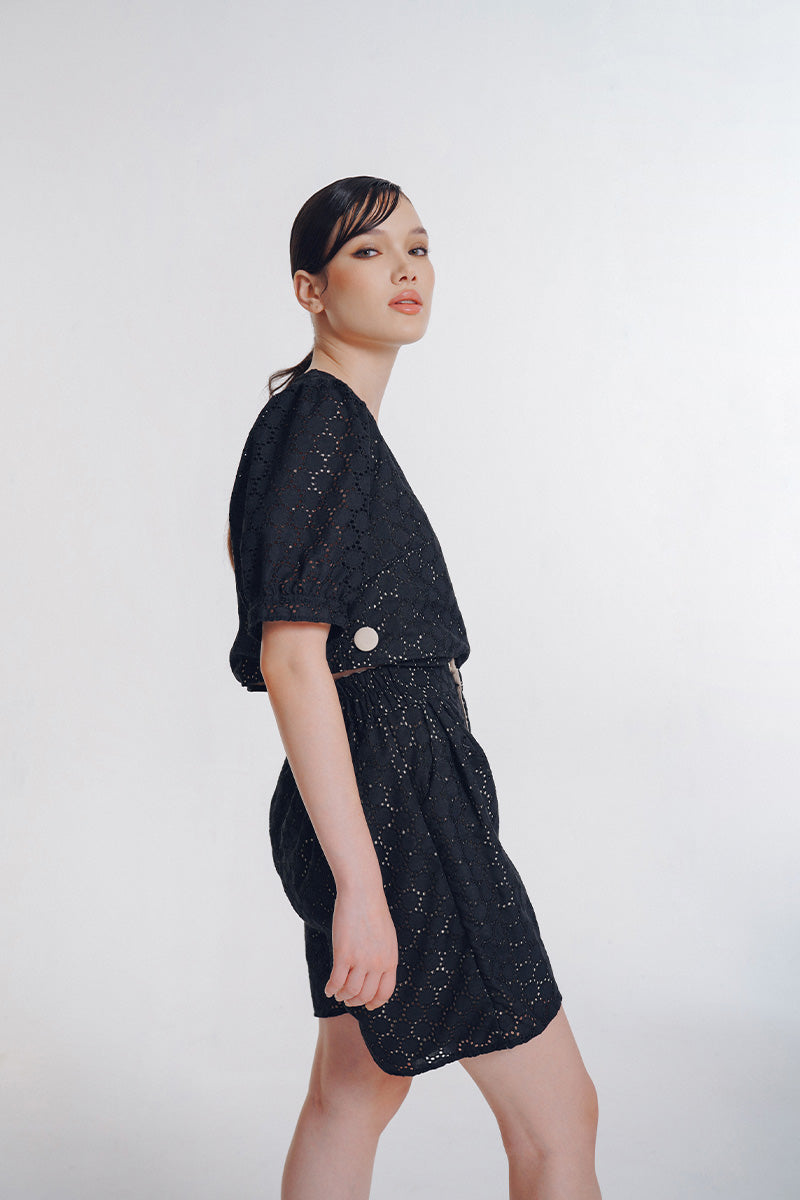 Crop Embroidery Top In Black