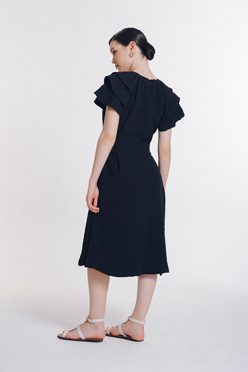 Buckle 15 Pleated Dress In Black