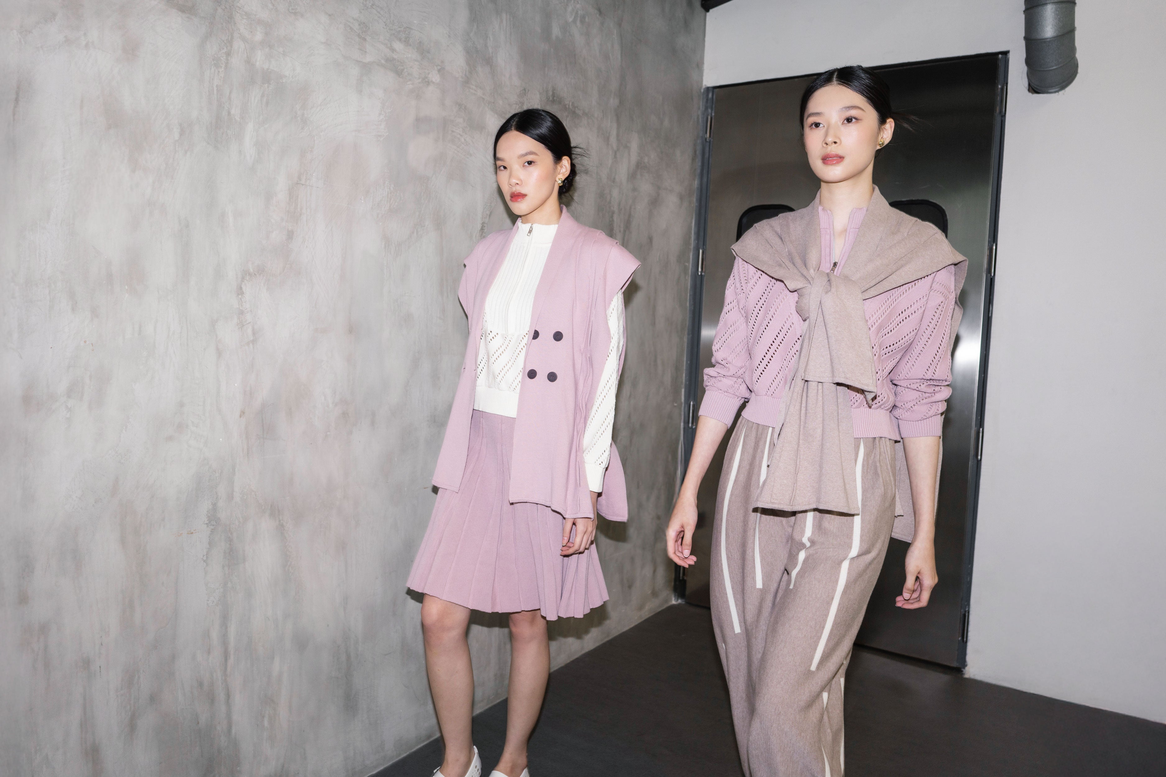 LOOKBOOK - ESSENTIALS VOL. 4