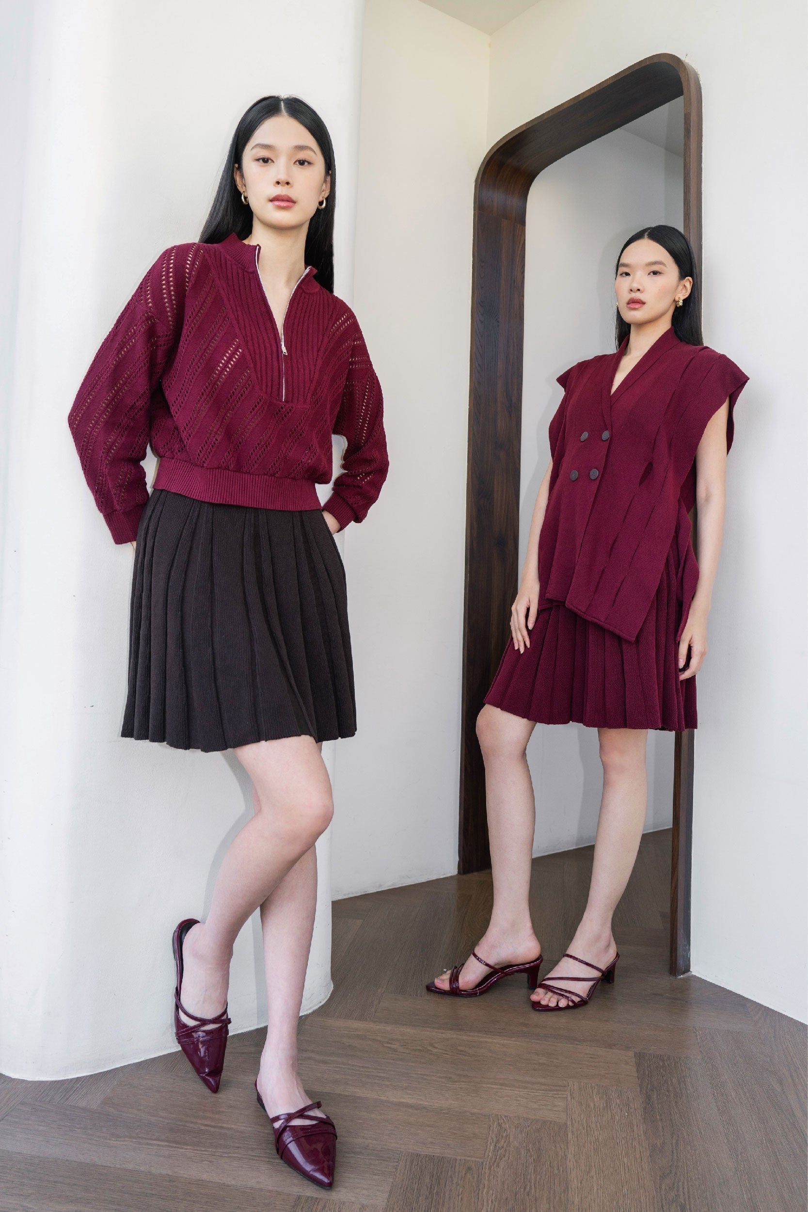 ESSENTIALS IN MAROON