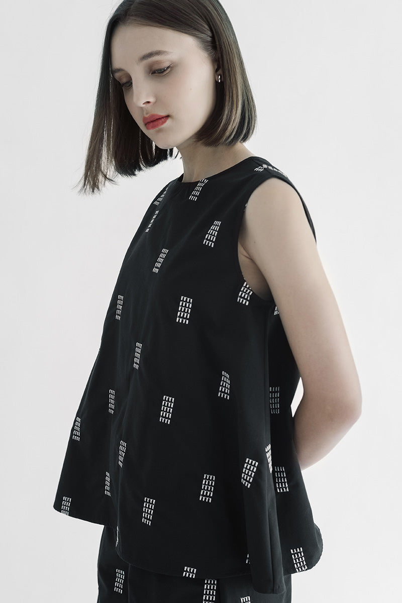 Essential Embroidery Top In Black