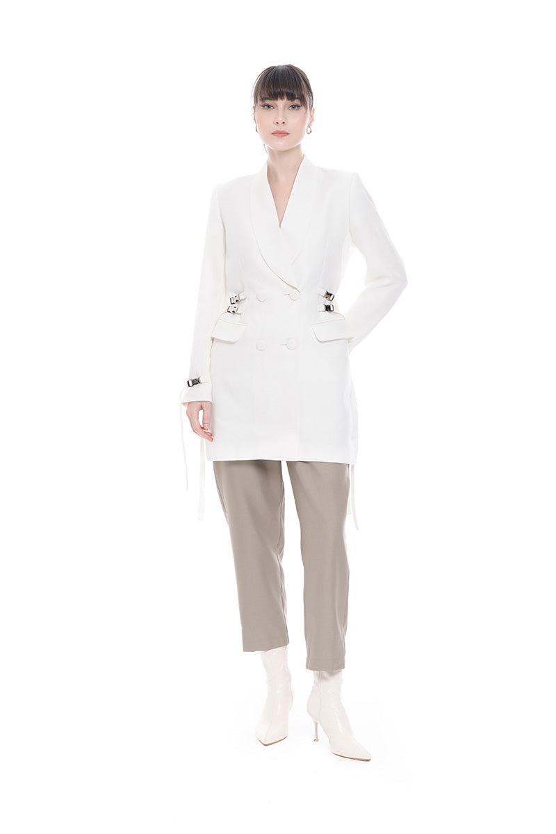 [DEFECT] Buckle 15 Long Fitted Blazer In White