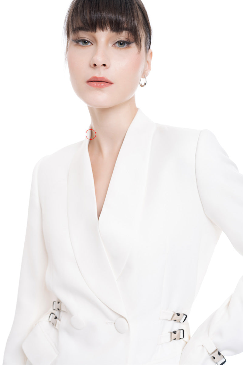 [DEFECT] Buckle 15 Long Fitted Blazer In White